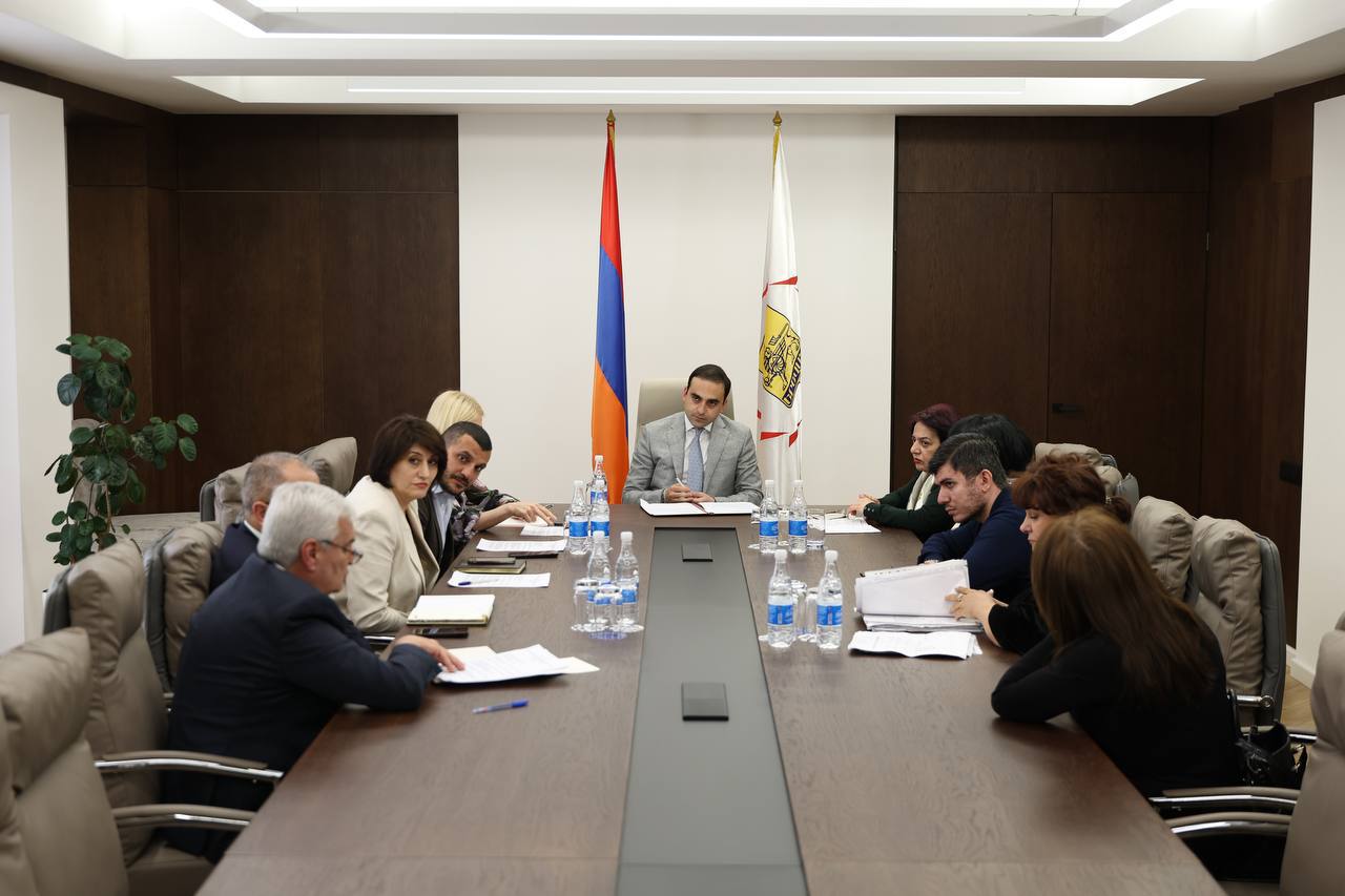 Тигран Авинян встретился с жителями района Конд.