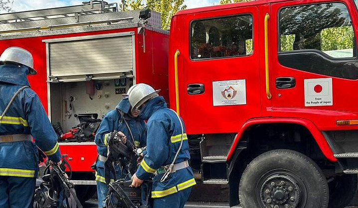 Пожар вспыхнул в одном из торговых центров на проспекте Аршакуняц в Ереване.