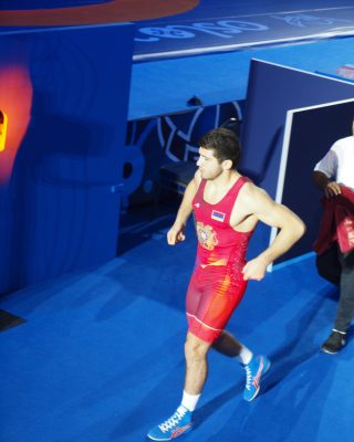 Амоян одержал первую победу на чемпионате мира