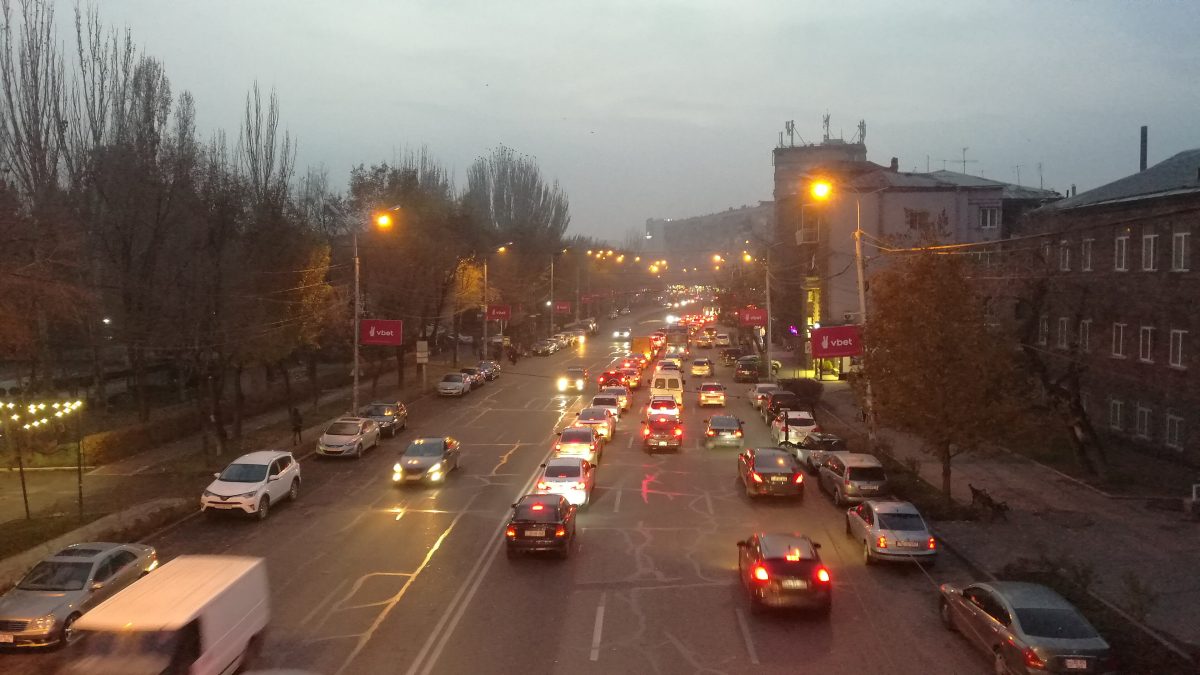 Парковка во втором ряду может подорожать вчетверо