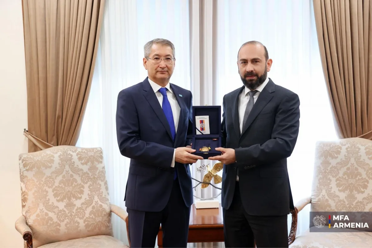 Արարատ Միրզոյանը դեսպան Բոլատ Իմանբաևին պարգևատրել է Բարեկամության շքանշանով