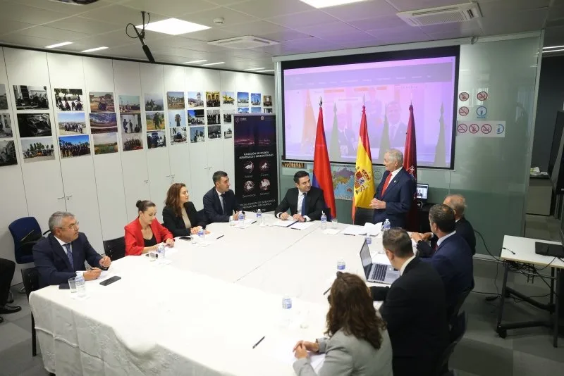 Ալեն Սիմոնյանը հանդիպել է FESEI ռազմավարական և միջազգային հետազոտությունների հիմնադրամի ղեկավար կազմի հետ