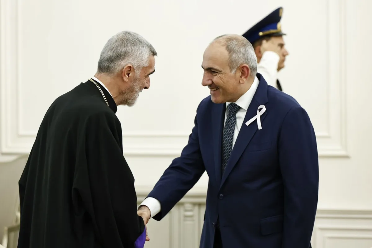 Никол Пашинян принял архиепископа Шаана Саркисяна