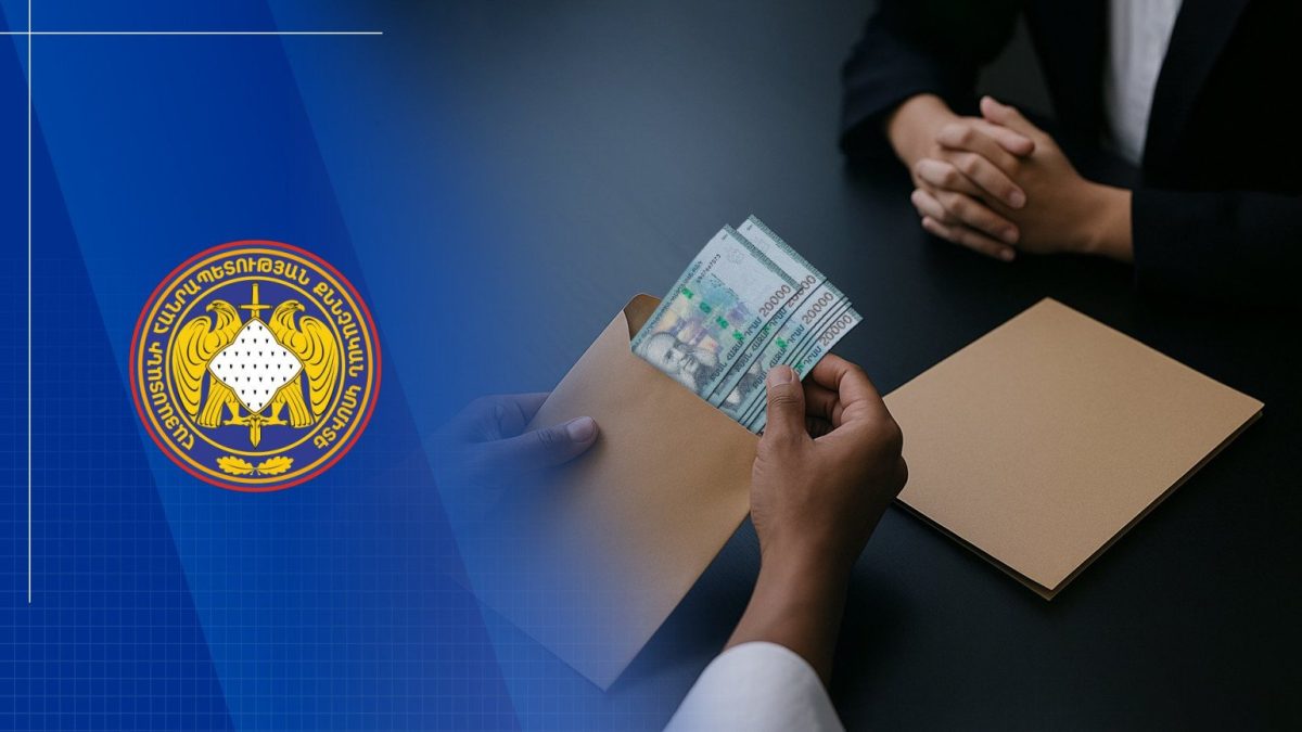 Во время военного положения человек предложил решить вопрос освобождения от воинской повинности и предоставления воинского билета в обмен на взятку.