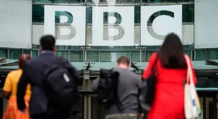 Генеральный директор BBC ушел в отставку на фоне скандала с редактированием речи Трампа