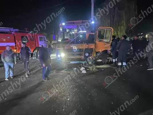 Крупное ДТП в Арагацотнской области: двое из семи пострадавших доставлены в больницу патрульными