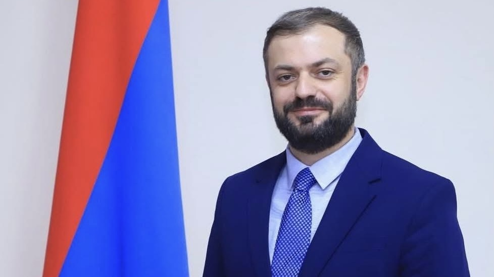 Папоян: 83 грузовика с бренди могут проехать от КПП Гези до Верхнего Ларса