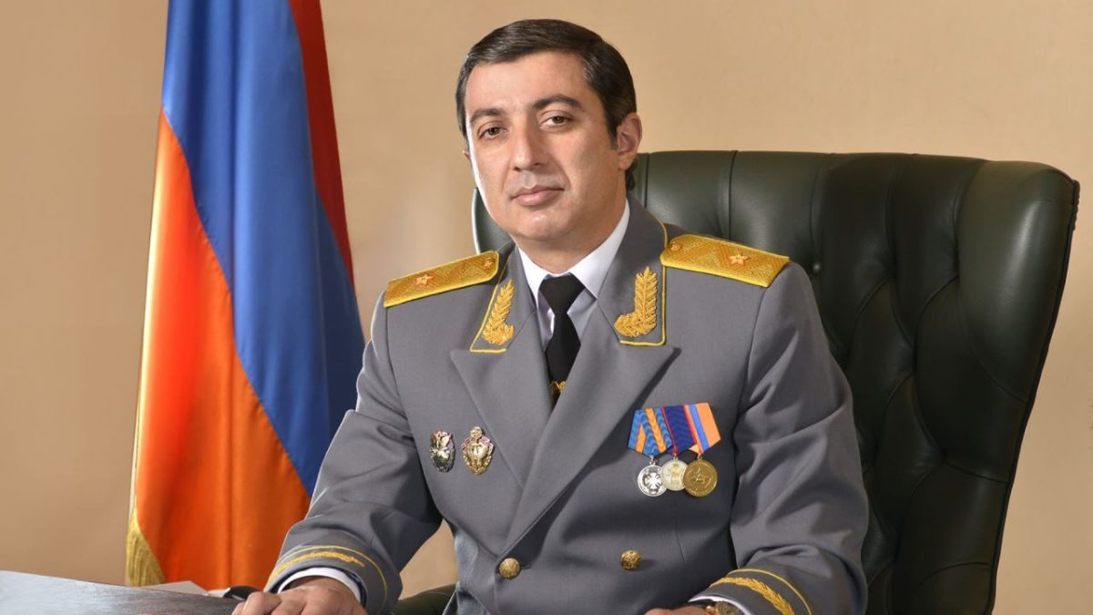 В настоящее время Антикоррупционный комитет начал расследование в отношении брата бывшего начальника Службы принудительного исполнения Миграна Погосяна. Произведены аресты. ARMLUR
