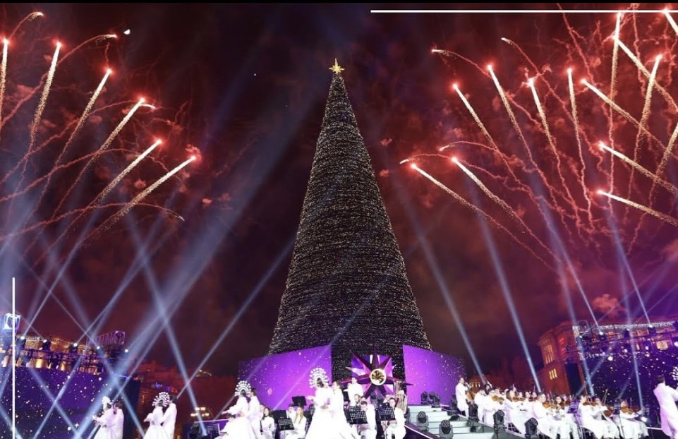 Վառվում են Հայաստանի գլխավոր տոնածառի լույսերը. Ուղիղ