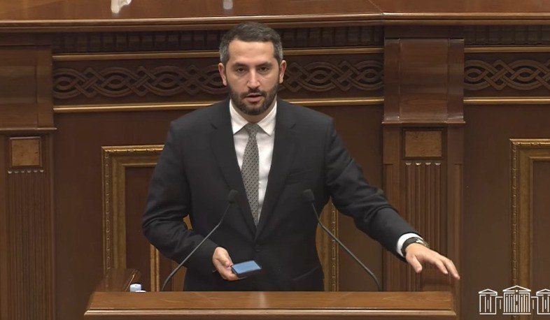 Говоря о смене власти в Нагорном Карабахе в 2023 году и последовавших за этим этнических чистках, необходимо также помнить о контексте. Рубинян