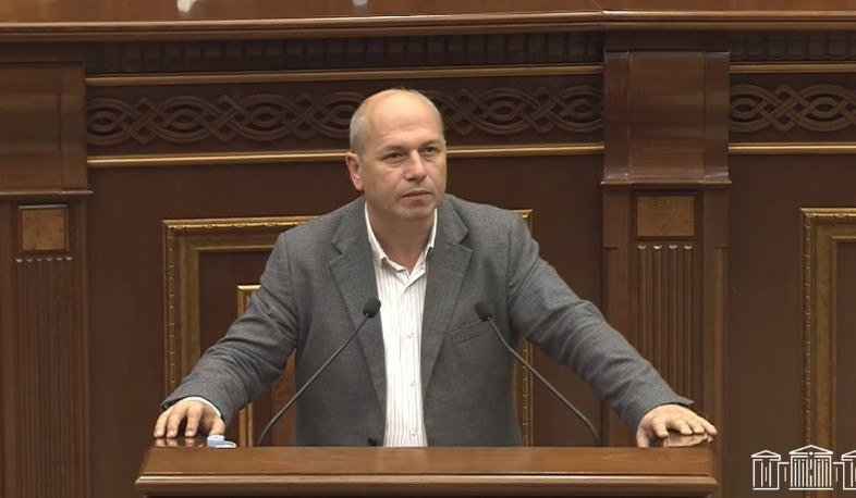 Для полноценной интеграции в армянскую жизнь необходимо принять гражданство Республики Армения. Гегам Назарян обратилась к перемещенным лицам из Нагорного Карабаха.