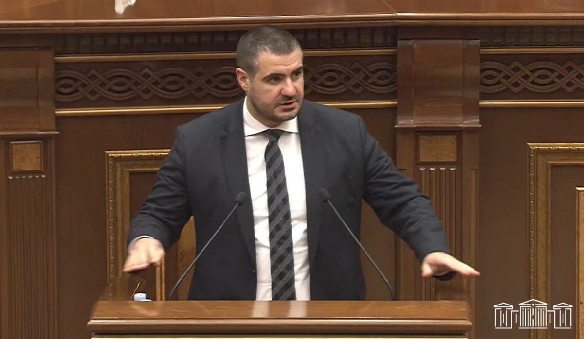 Не все родители целенаправленно тратят деньги на нужды своего ребенка. Егоян о поддержке при родах.