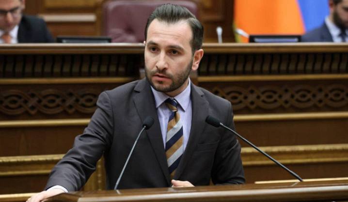 С момента своего «рождения» Католикосат Ктрича Нерсисяна был направлен против государства Армения. Конджорян