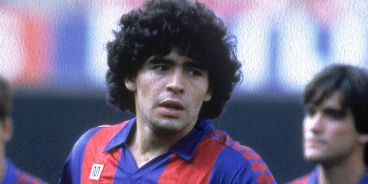 Դիեգո Մարադոնայի պատռված խաղաշապիկը աճուրդում վաճառվել է անհավանական գնով