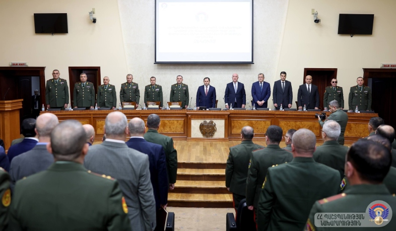 Сурен Папикян дал указания по укреплению обороноспособности Вооруженных Сил. Совет Министерства обороны подвел итоги 2025 года.