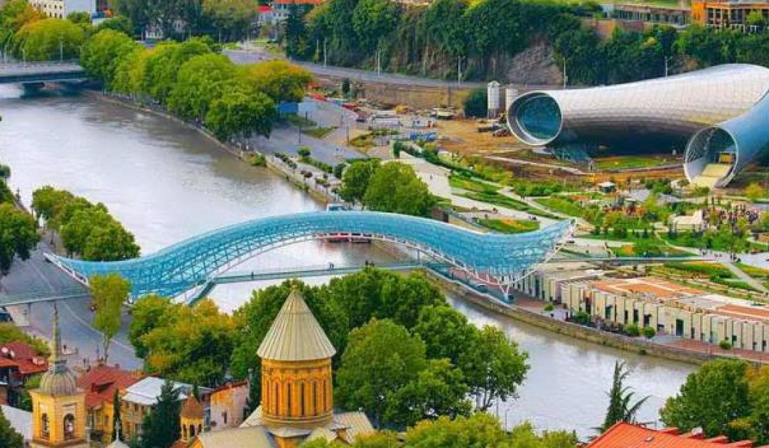 С 2026 года медицинское страхование станет обязательным для туристов, въезжающих в Грузию.