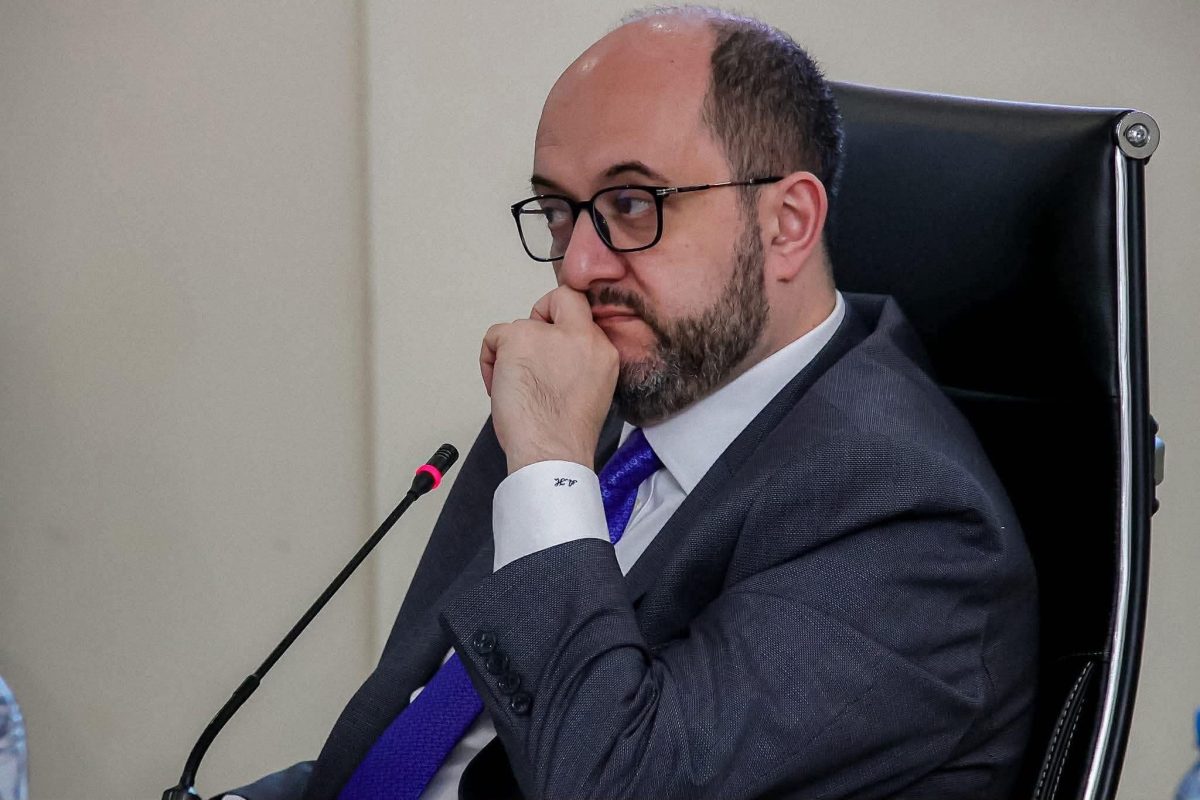 Давайте поможем системе, выключим ненужные «светильники». Арутюнян