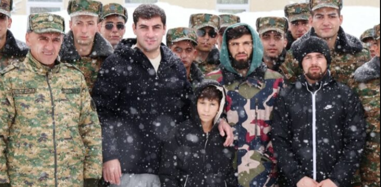 Արման Ծառուկյանն ու Արսեն Հարությունյանն այցելել են զորամաս