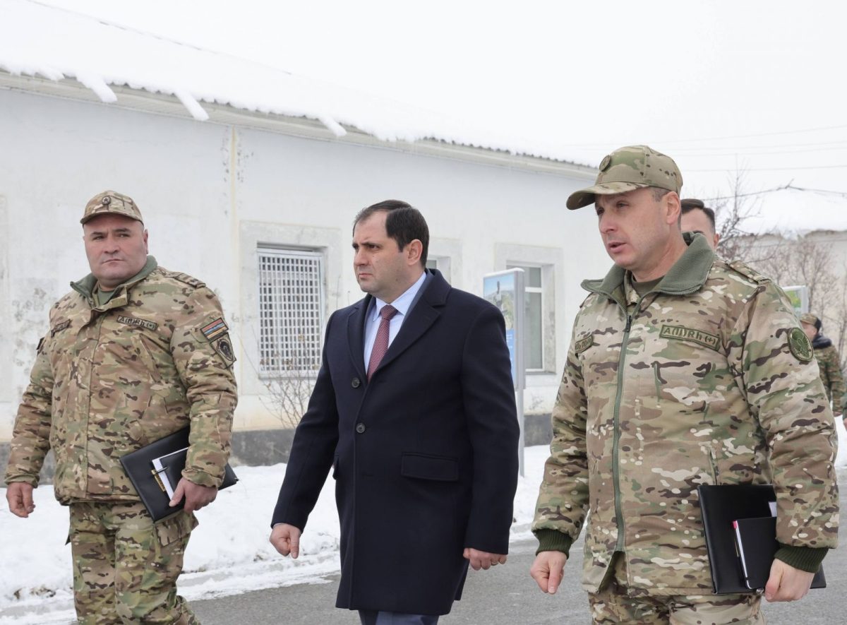 Сурен Папикян посетил воинскую часть Министерства обороны, ознакомился с условиями службы и организацией учебного процесса.