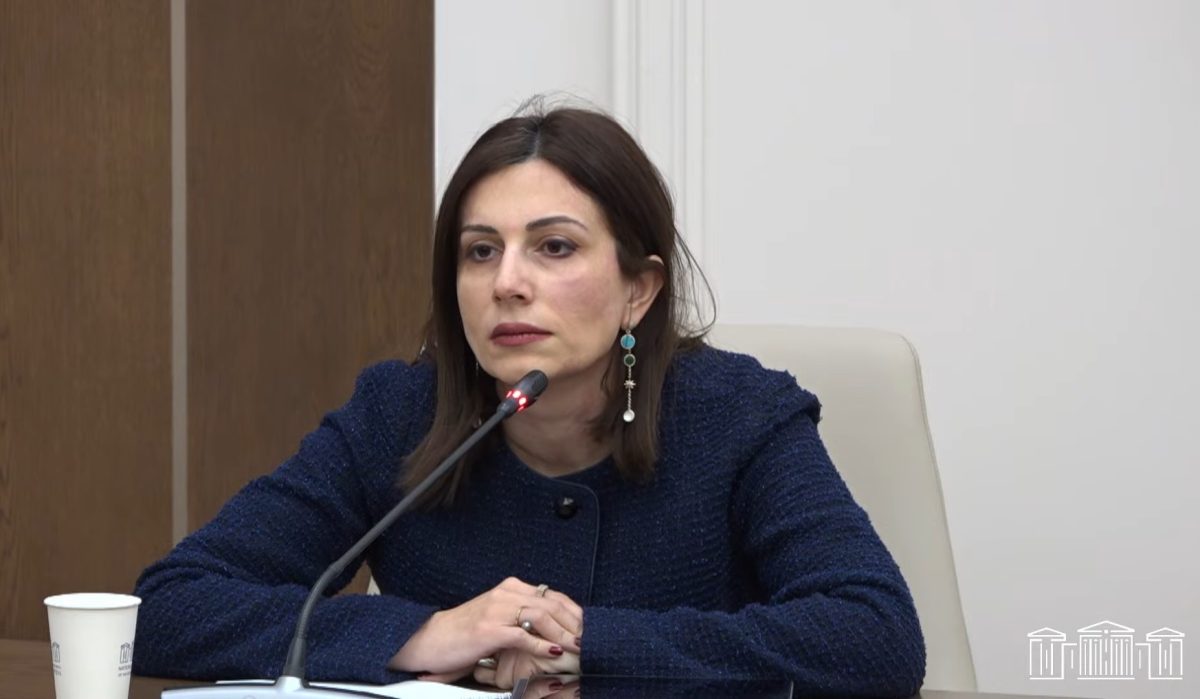 Что должен делать гражданин, если у него нет смартфона для включения в приложение ARMED? Аванесян объясняет.