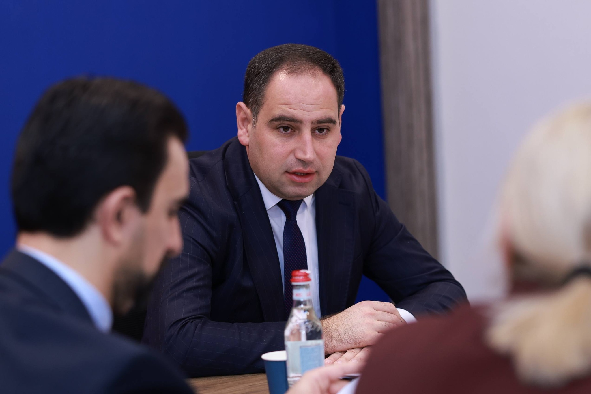 В Министерстве ТУИ: Давид Худатян представил нового замминистра.