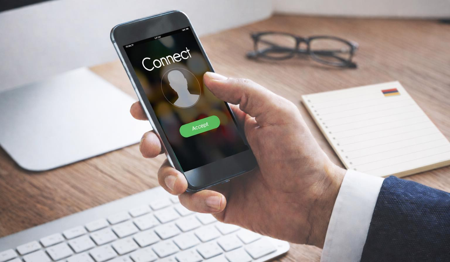 3 гражданина с проблемами здоровья и члены их семей бесплатно вернулись в Республику Армения рейсом Маскат-Ереван. Посольство