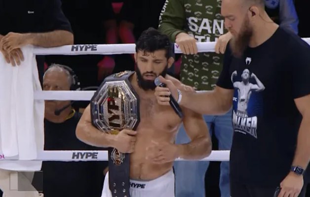 Арман Царукян одержал победу над Мокаевым на турнире Hype FC Brazil.