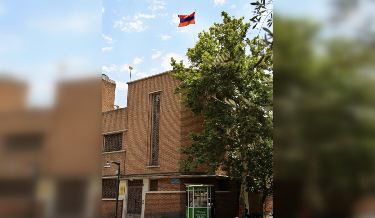 Посольство Армении в Иране: 2 гражданам оказана помощь по возвращению.