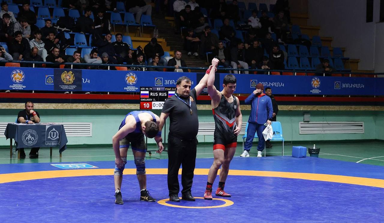 5-й турнир по борьбе имени Лёвы Варданяна: известны медалисты 5 категорий