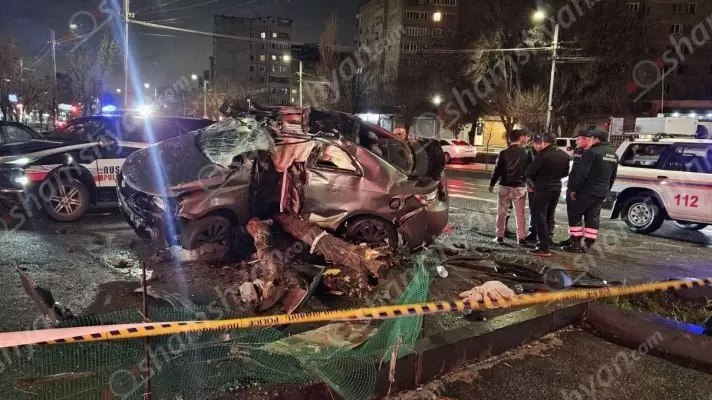 ДТП в Абовяне: Kia перевернулась, 1 погибший, 3 раненых. Военнослужащий.