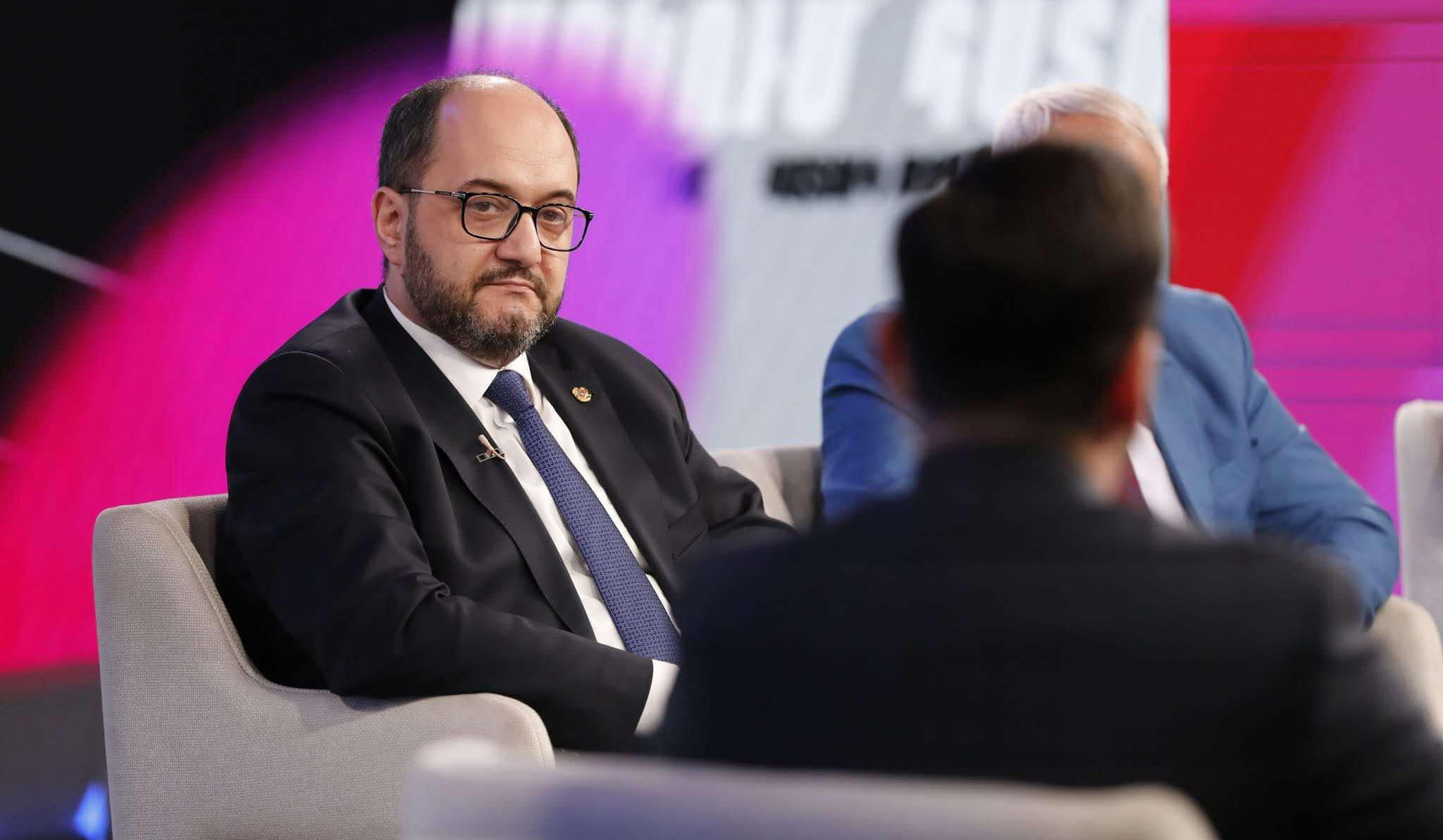 Не из агентства: ИИ Само создал фейки, которые вы приняли за моделей.