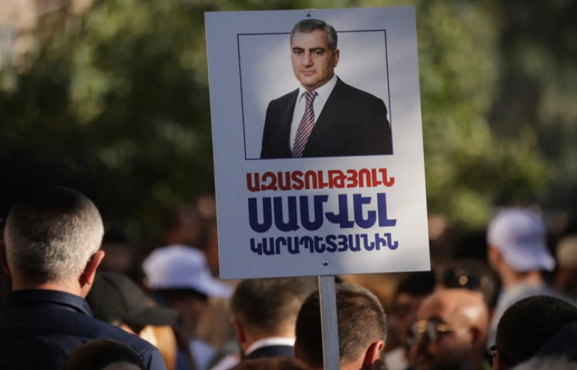 Սամվել Կարապետյանի համախոհները քարոզարշավի ժամանակ թմրանյութ են բաժանել իրար. կան ձերբակալվածներ.