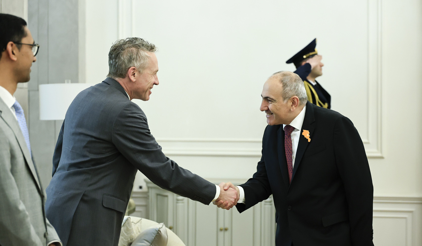 МВФ подтвердил готовность к сотрудничеству после встречи с премьером