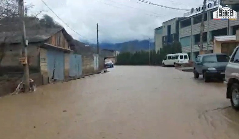 ՆԳՆ ստորաբաժանումներն իրականացնում են արտակարգ ռեժիմով ծառայություն․ տեղեկատվություն հանրապետությունում առատ տեղումների հետևանքների վերաբերյալ. տեսանյութ