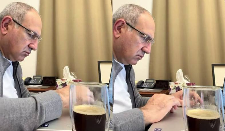 Премьер-министр начал день с рассмотрения 1272 обращений.