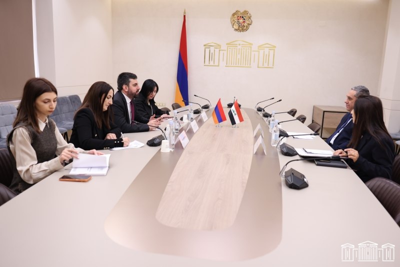 Саргис Ханданян провёл встречу с временным поверенным Ирака в РА.