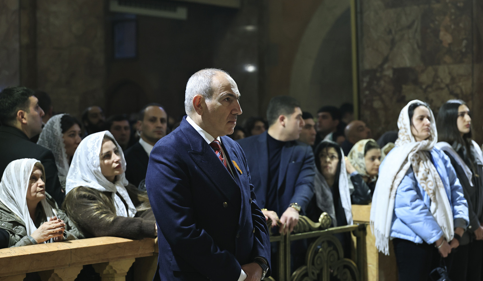 Важно: Премьер-министр принял участие в Пасхальной литургии.