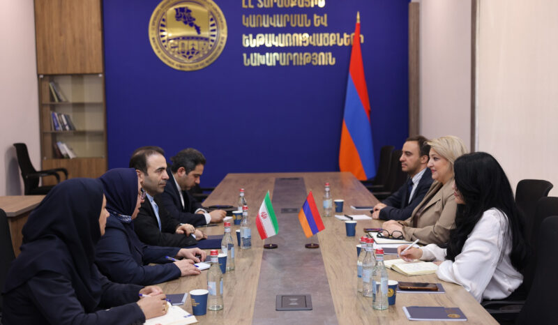 Замминистра ТАИ и посол Ирана: ход строительства дороги Каджаран-Агарак.