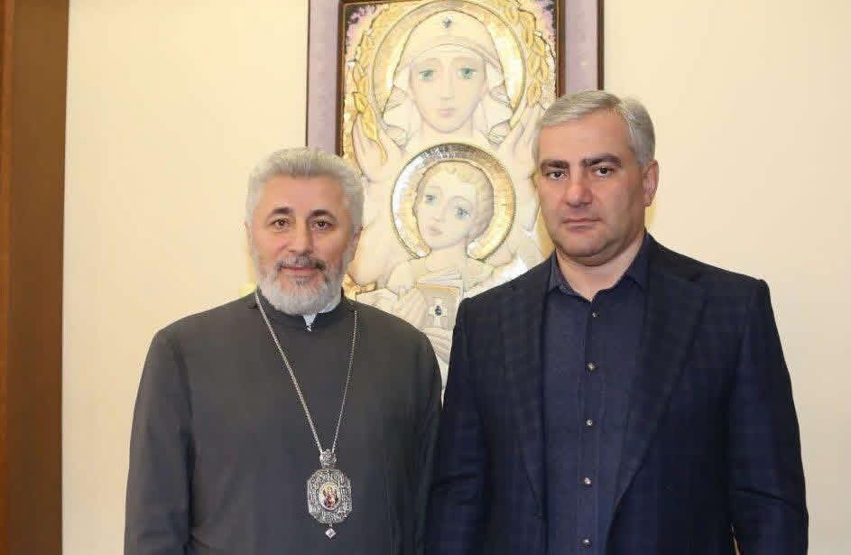 Եզրաս արքեպիսկոպոս գոյություն չունի։ Գոյություն ունի ԿԳԲ գործակալ «Կարո». Ռուբեն Ռուբինյան