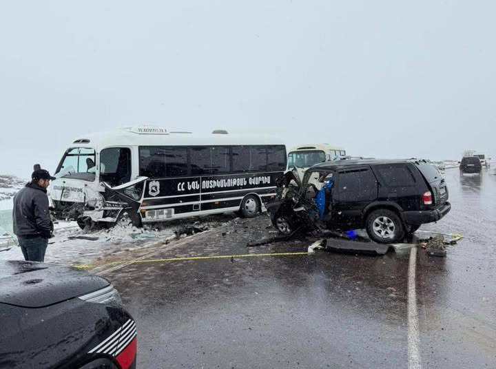 Распространяется дезинформация, связанная с сопровождением автобусом полицейской гвардии автоколонны премьер-министра РА, что не соответствует действительности. СК