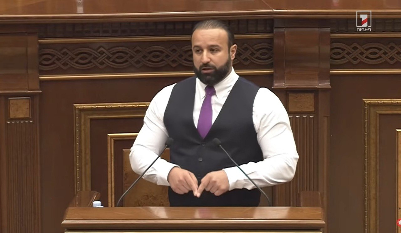 Предложенный Айком Саргсяном проект, касающийся воинской службы, не был включен в повестку дня сессии Национального Собрания.