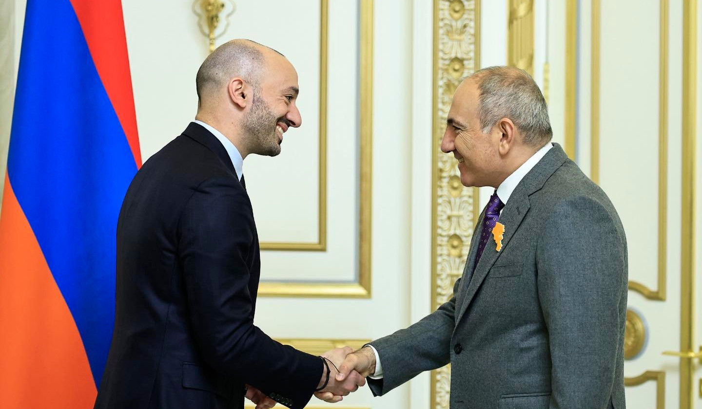 Премьер-министр и уполномоченный министр Франции по делам Европы обсудили вопросы развития сотрудничества.