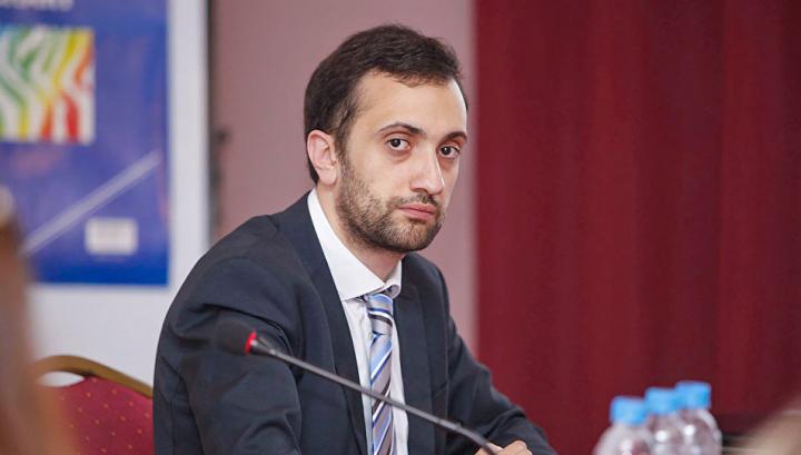 Минутку. То есть, если мать новорожденного совершает преступление, что, она становится невиновной? А как же иначе? Даниел Иоаннисян