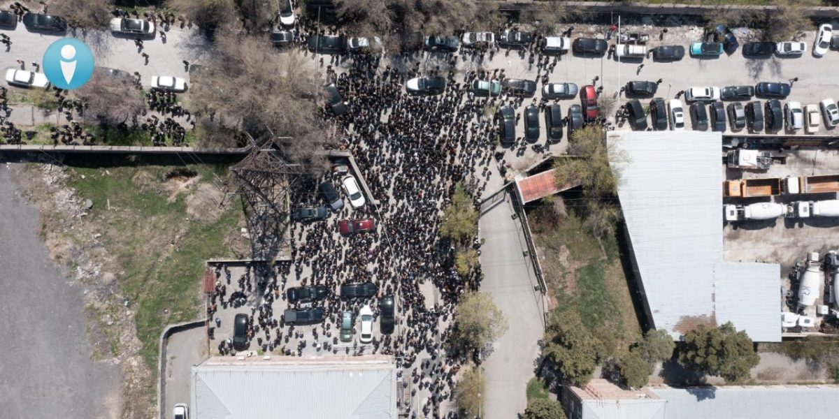 Известно, сколько человек участвовало в митинге сторонников Самвела Карапетяна.