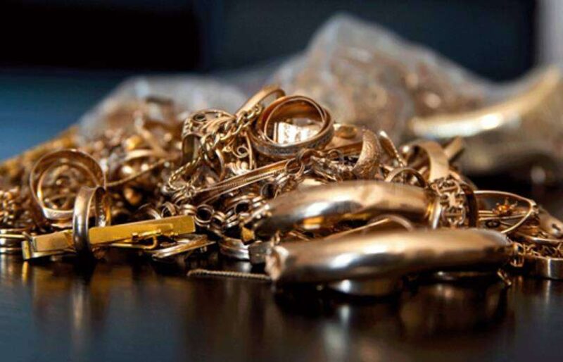 В Ереване 18-летний молодой человек оформил в банке кредит под залог золота; золото оказалось поддельным.