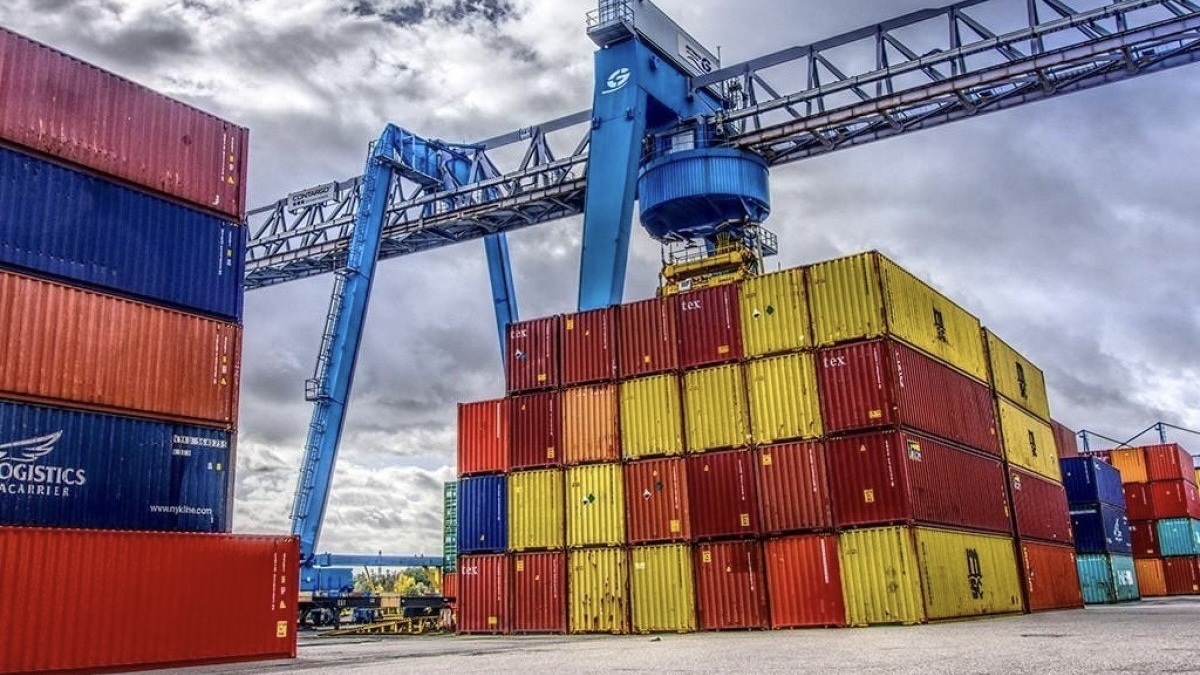 Азербайджан впервые импортировал из Армении товаров на 960 долларов США.