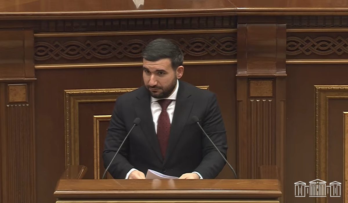 В Тройке есть всего один кандидат, и это Роберт Кочарян. Ваагн Алексанян