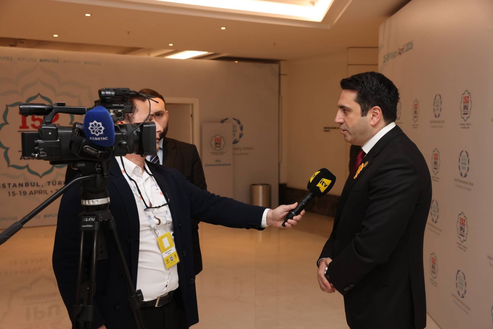 Ален Симонян в Стамбуле ответил на вопросы азербайджанских СМИ