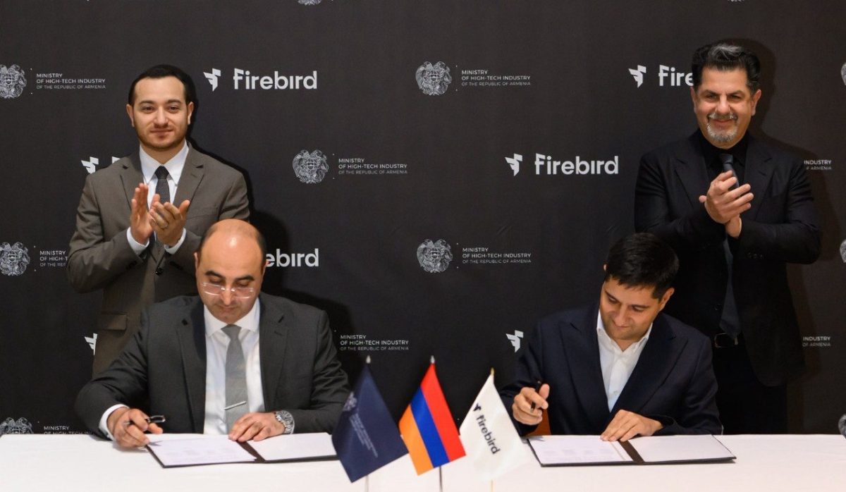 Между Министерством высокотехнологической промышленности РА и компанией Firebird AI был подписан договор. Министр