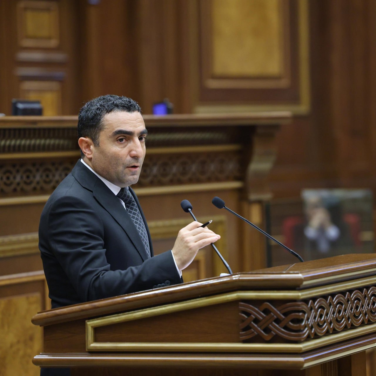 Тарифы для новых абонентов ЭСА снизятся до 40%. Романос Петросян.